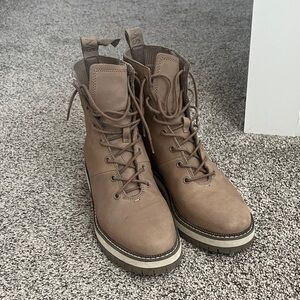 Toms Women’s  Brown Leather Boots